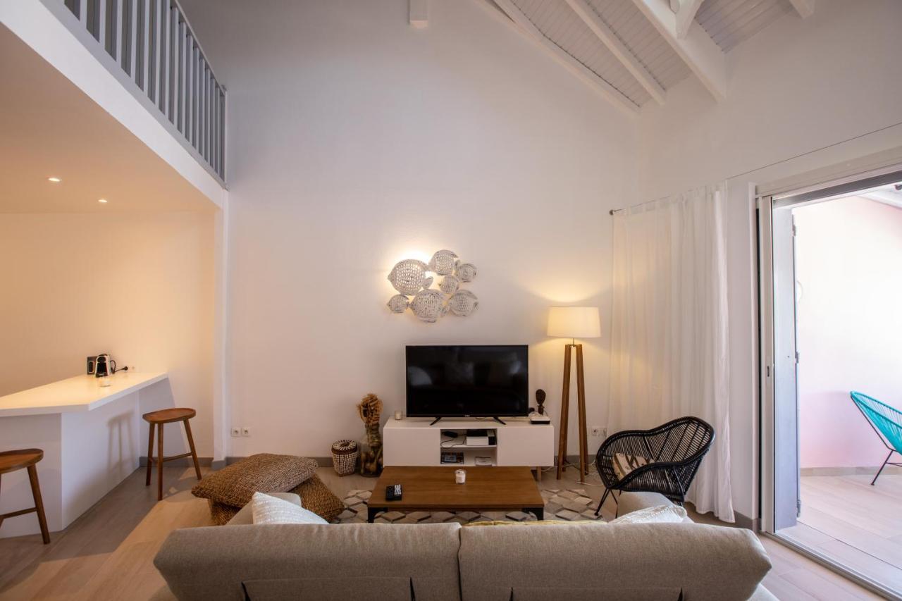 Stunning New Apartment With View Of Orient Bay Quarter of Orleans Buitenkant foto