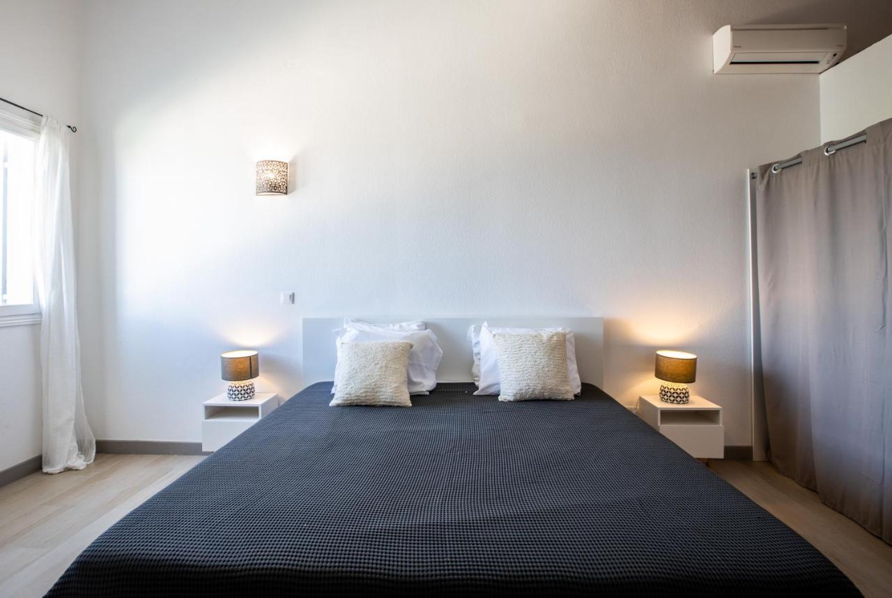 Stunning New Apartment With View Of Orient Bay Quarter of Orleans Buitenkant foto