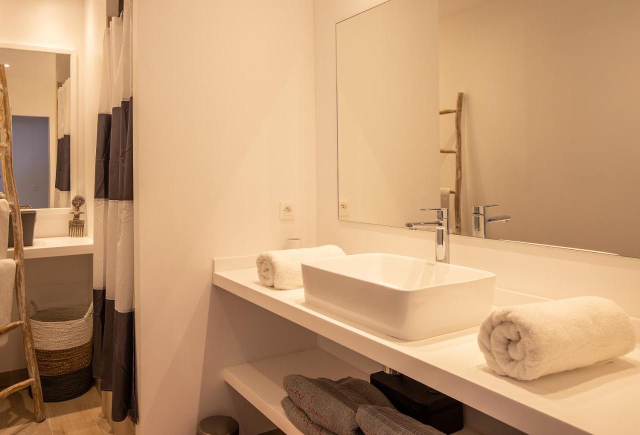 Stunning New Apartment With View Of Orient Bay Quarter of Orleans Buitenkant foto